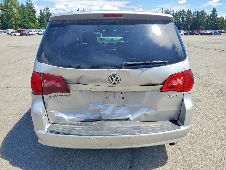 2011 Volkswagen Routan მანქანა იყიდება აუქციონზე, vin: 2V4RW4DG8BR714784, აუქციონის ნომერი: 62869776