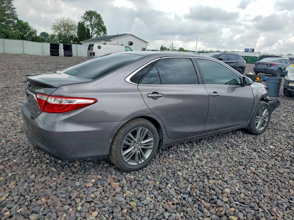 59599686 :رقم المزاد ، 4T1BF1FK4HU811953 vin ، 2017 Toyota Camry مزاد بيع