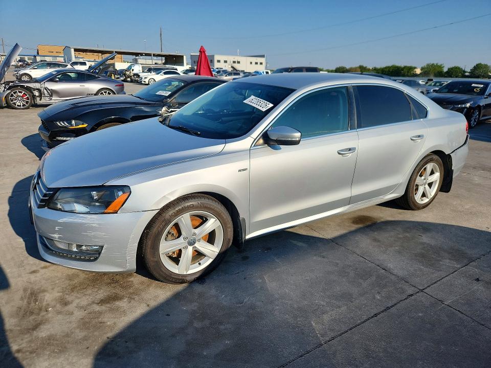 2015 Volkswagen Passat მანქანა იყიდება აუქციონზე, vin: 1VWAS7A35FC120140, აუქციონის ნომერი: 62285326