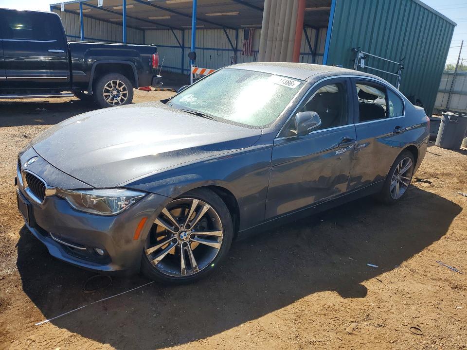 59711386 :رقم المزاد ، WBA8D9C57JA607735 vin ، 2018 Bmw 330 مزاد بيع