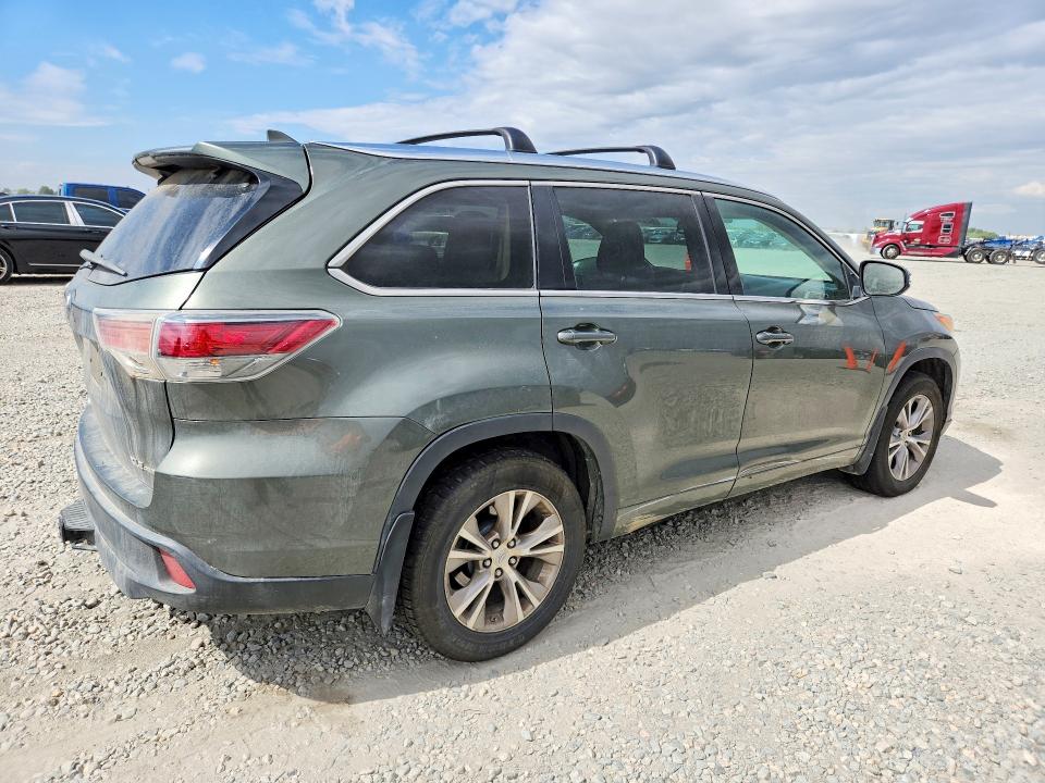 62246236 :رقم المزاد ، 5TDJKRFH7FS152587 vin ، 2015 Toyota Highlander مزاد بيع