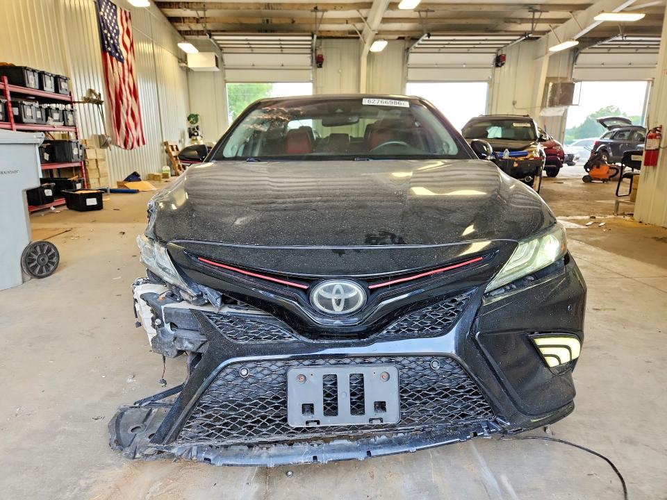 Продажа на аукционе авто 2018 Toyota Camry, vin: 4T1BZ1HK0JU009801, номер лота: 62766986