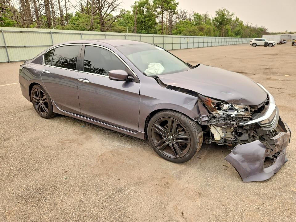 60987576 :رقم المزاد ، 1HGCR2F54HA129352 vin ، 2017 Honda Accord مزاد بيع