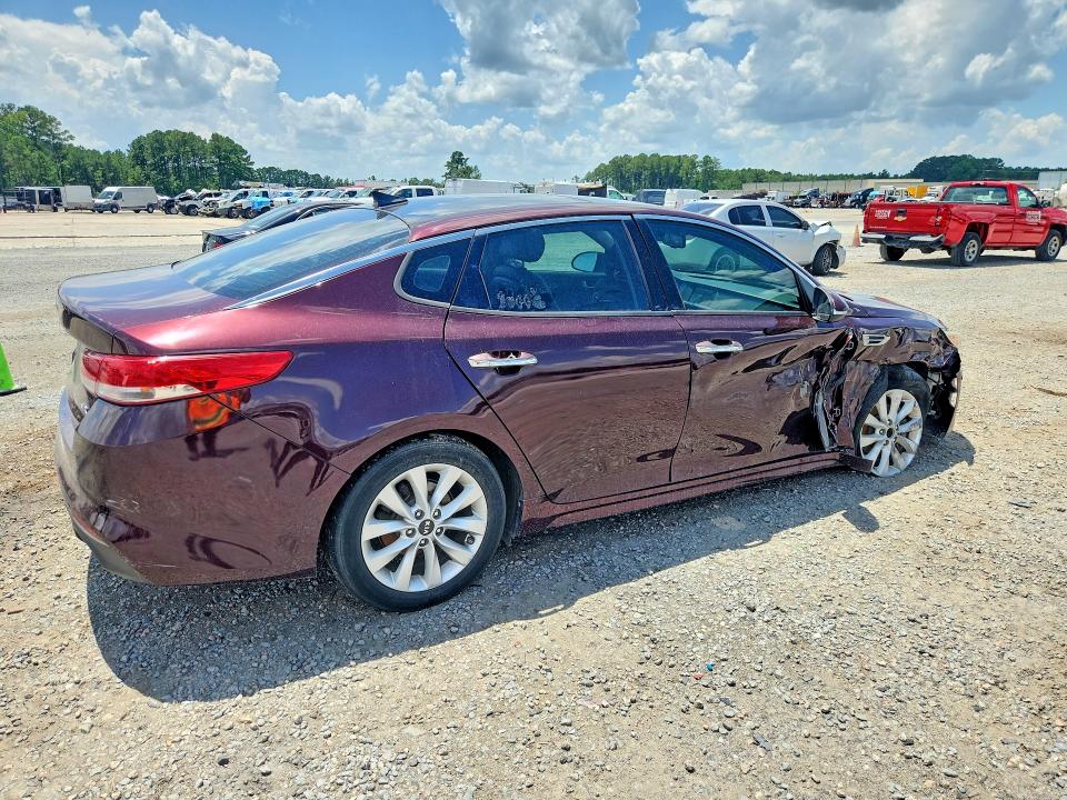 2017 Kia Optima მანქანა იყიდება აუქციონზე, vin: 5XXGU4L3XHG142804, აუქციონის ნომერი: 61299096