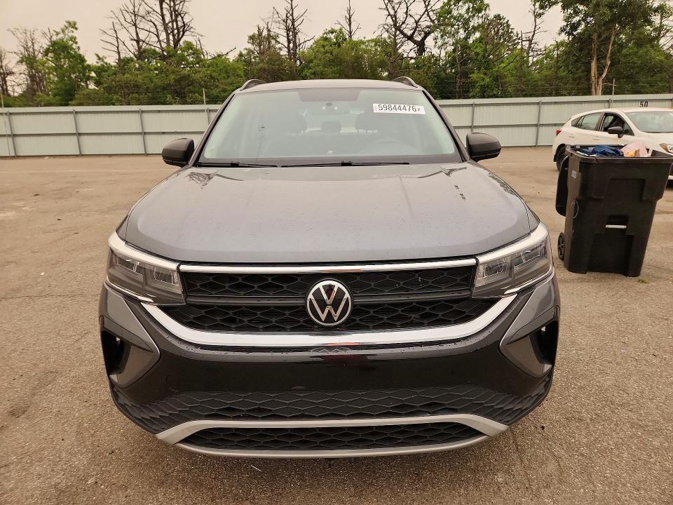 59844476 :رقم المزاد ، 3VVCX7B20NM083824 vin ، 2022 Volkswagen Taos مزاد بيع