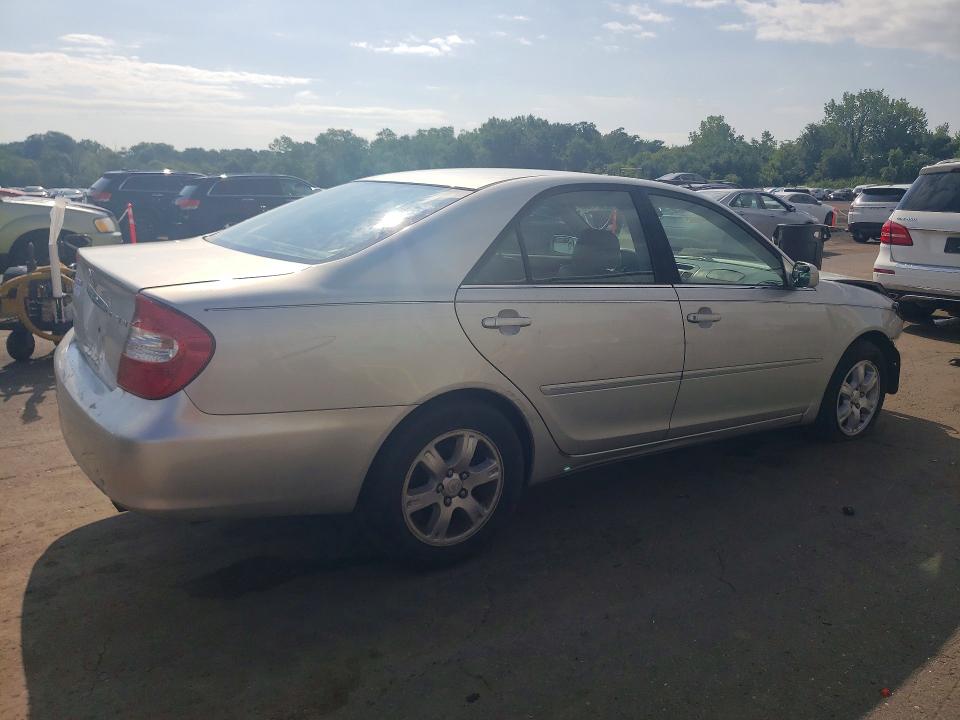 62087186 :رقم المزاد ، 4T1BE30K12U620554 vin ، 2002 Toyota Camry مزاد بيع