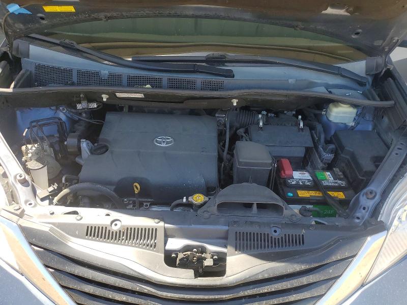 2015 Toyota Sienna მანქანა იყიდება აუქციონზე, vin: 5TDKK3DC2FS615115, აუქციონის ნომერი: 60850586