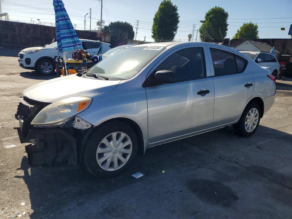 59918326 :رقم المزاد ، 3N1CN7AP4EL825068 vin ، 2014 Nissan Versa مزاد بيع
