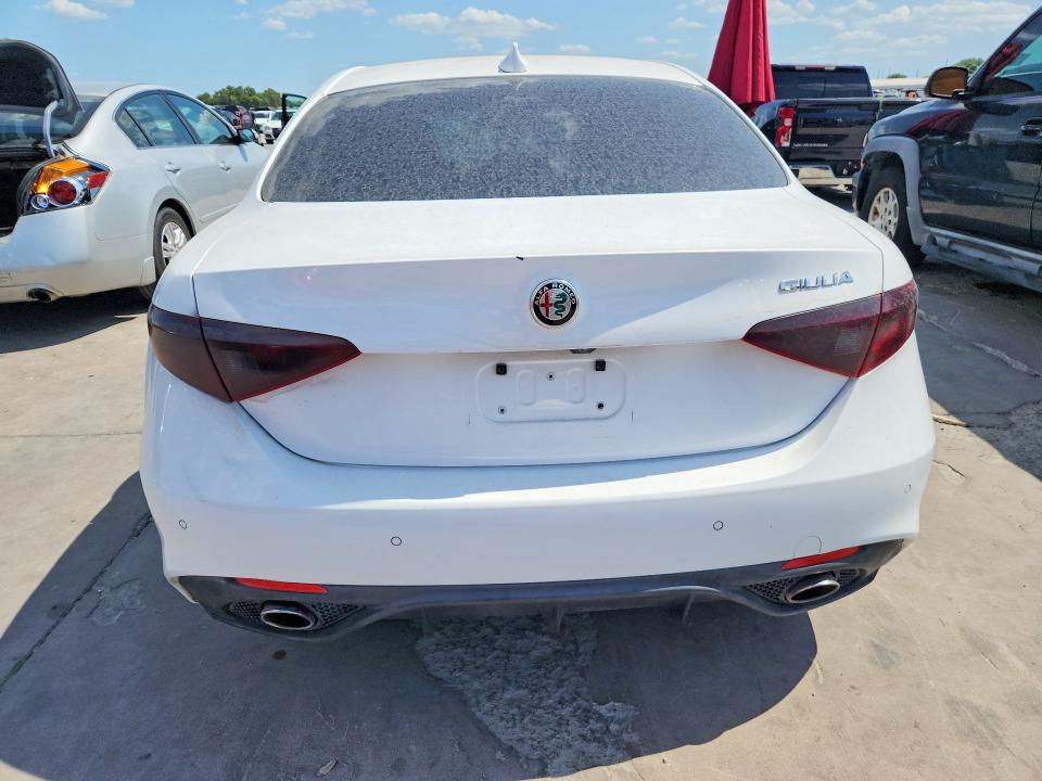 Продажа на аукционе авто 2018 Alfa Romeo Giulia, vin: ZARFAEBN8J7566032, номер лота: 59401126