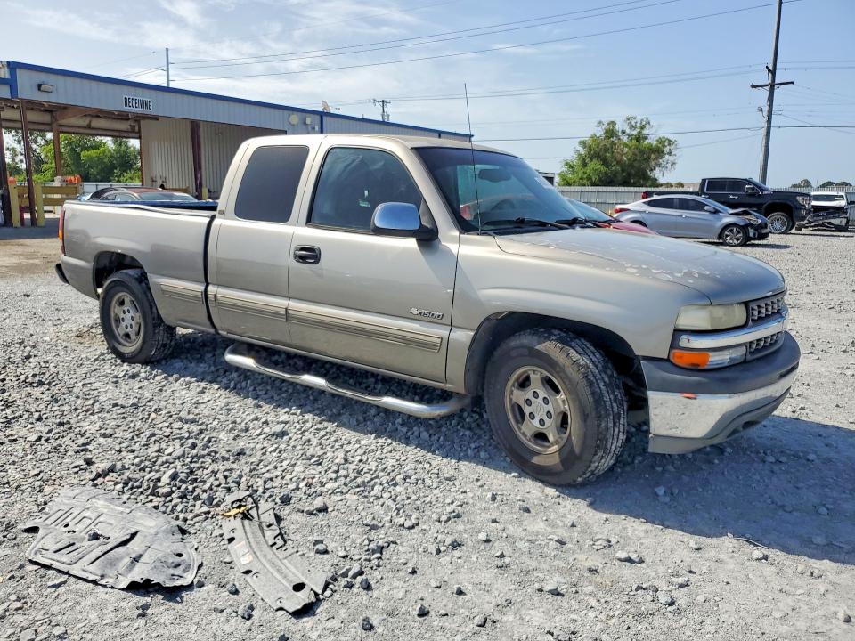 60601326 :رقم المزاد ، 1GCEC19T4YZ260179 vin ، 2000 Chevrolet Silverado مزاد بيع