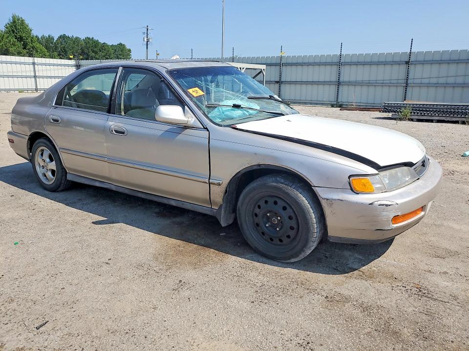 62494786 :رقم المزاد ، 1HGCD5605VA049235 vin ، 1997 Honda Accord مزاد بيع