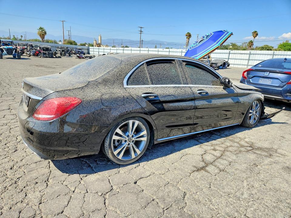 2018 Mercedes-benz C მანქანა იყიდება აუქციონზე, vin: 55SWF4HB6JU262421, აუქციონის ნომერი: 62355996
