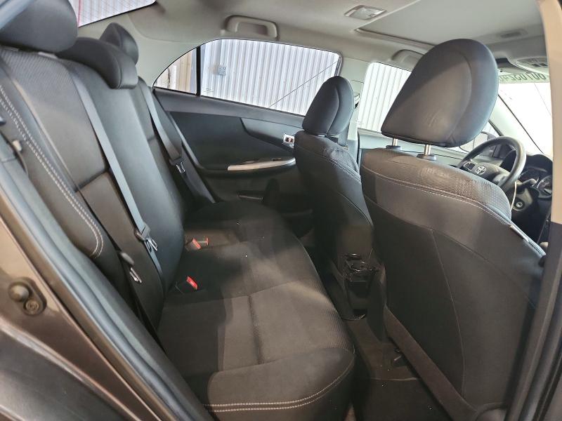 60703246 :رقم المزاد ، 5YFBU4EE2CP047209 vin ، 2012 Toyota Corolla مزاد بيع