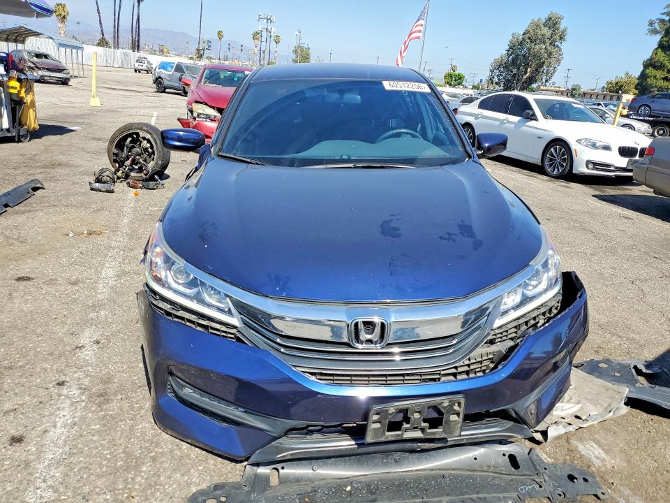 Aukcja sprzedaży 2017 Honda Accord, vin: 1HGCR2F5XHA128335, numer aukcji: 60512256
