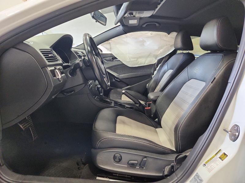 61727106 :رقم المزاد ، 1VWJM7A3XJC038648 vin ، 2018 Volkswagen Passat مزاد بيع