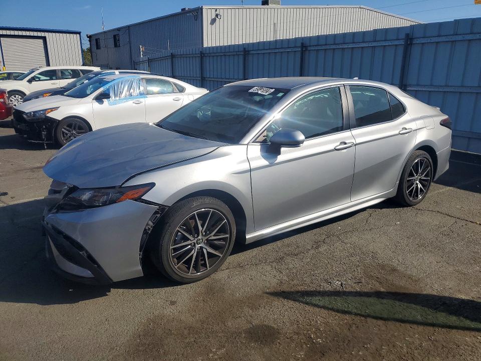 Продажа на аукционе авто 2022 Toyota Camry, vin: 4T1G11AK6NU050480, номер лота: 59895896