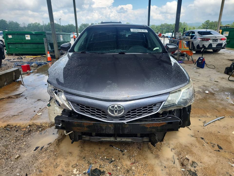 60967216 :رقم المزاد ، 4T1BF1FK9EU321228 vin ، 2014 Toyota Camry مزاد بيع