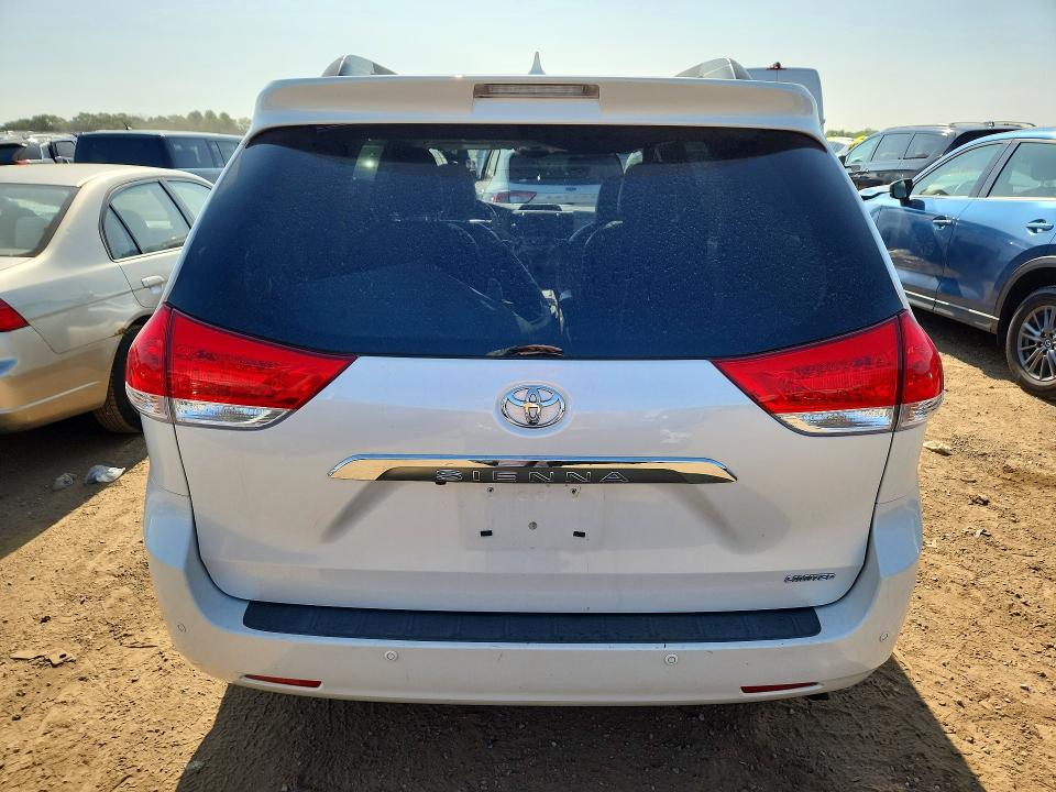 61900706 :رقم المزاد ، 5TDYK3DC6ES491634 vin ، 2014 Toyota Sienna مزاد بيع