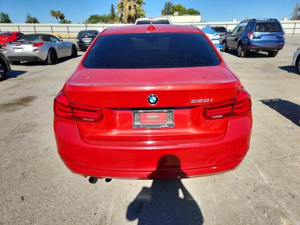 62139396 :رقم المزاد ، WBA8E1G51GNT99264 vin ، 2016 Bmw 320 مزاد بيع