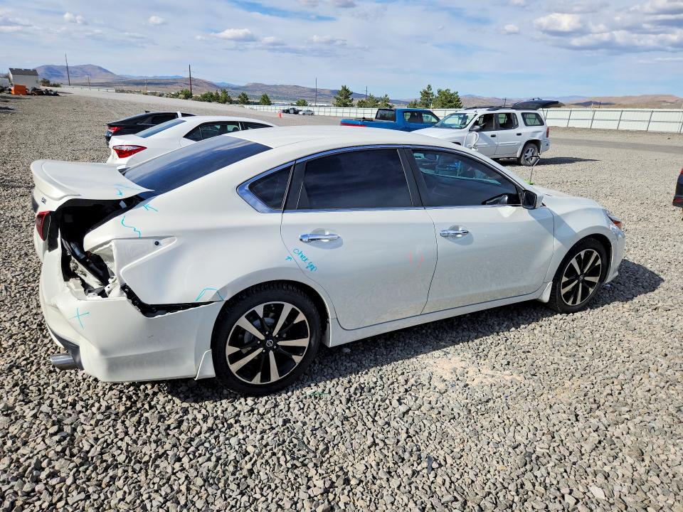 Продажа на аукционе авто 2018 Nissan Altima, vin: 1N4AL3AP6JC258568, номер лота: 59171586