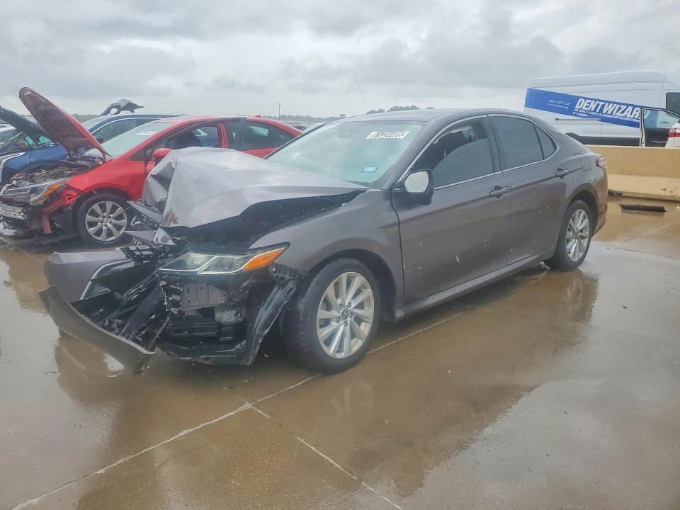 Продаж на аукціоні авто 2022 Toyota Camry, vin: 4T1C11AK7NU005725, номер лоту: 61234406
