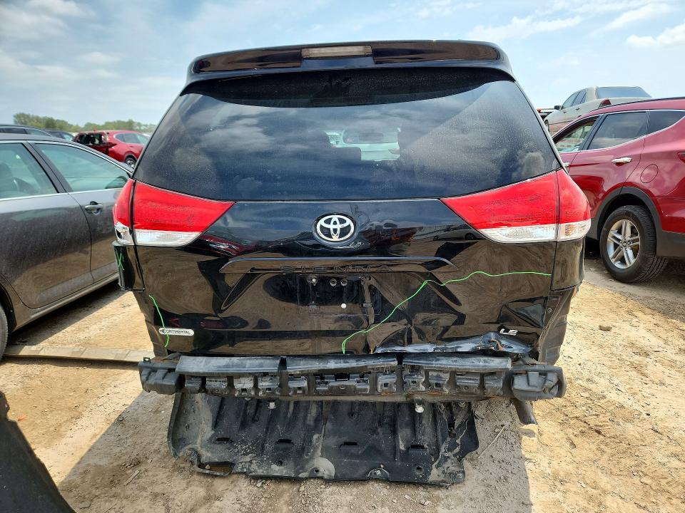 60623406 :رقم المزاد ، 5TDKK3DC6ES470918 vin ، 2014 Toyota Sienna مزاد بيع