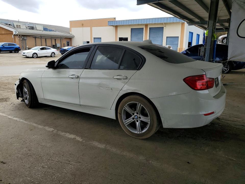 57184816 :رقم المزاد ، WBA3B1C57EP680687 vin ، 2014 Bmw 320 مزاد بيع