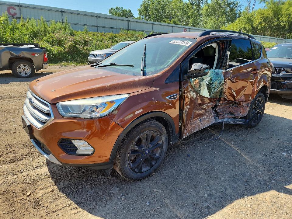 2017 Ford Escape მანქანა იყიდება აუქციონზე, vin: 1FMCU9GD9HUB68251, აუქციონის ნომერი: 62657016