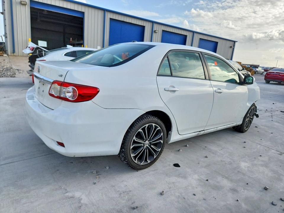 61780476 :رقم المزاد ، 2T1BU4EE0BC736549 vin ، 2011 Toyota Corolla مزاد بيع