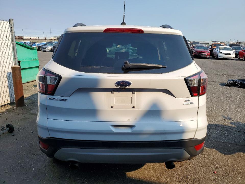 Продаж на аукціоні авто 2018 Ford Escape, vin: 1FMCU9GD4JUB45563, номер лоту: 62874236