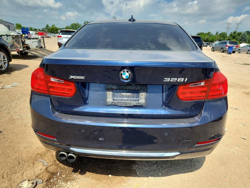 56834776 :رقم المزاد ، WBA3B3C51DF532180 vin ، 2013 Bmw 328 مزاد بيع