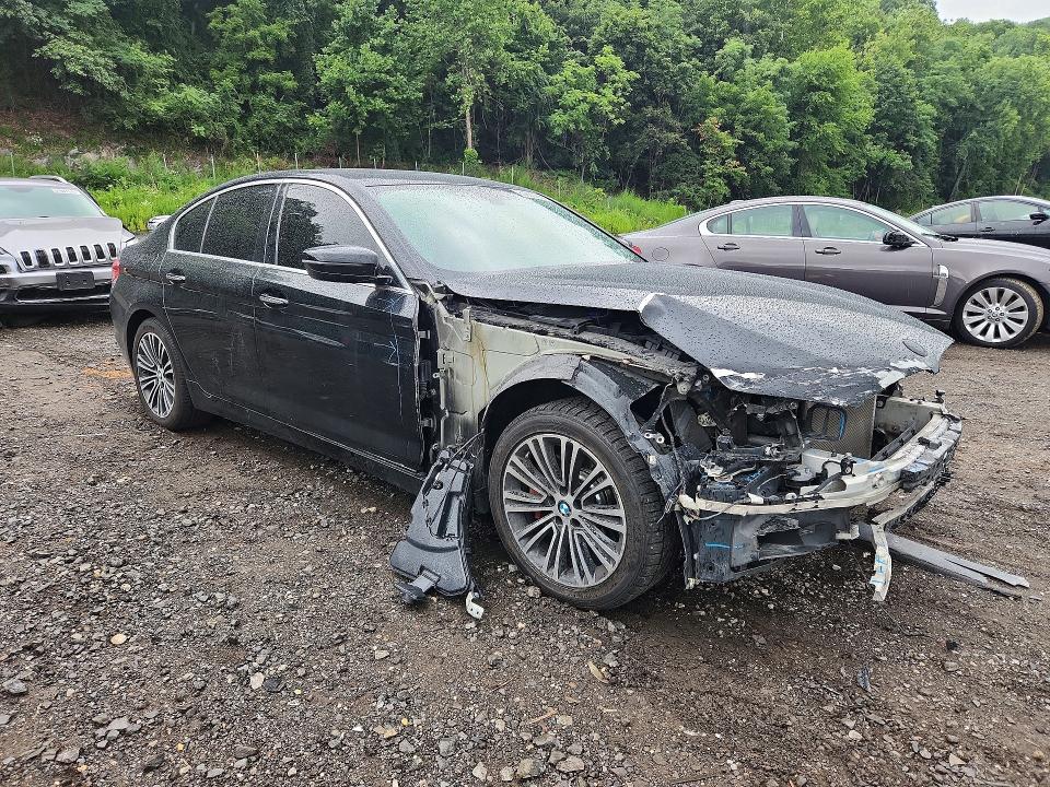60693096 :رقم المزاد ، WBAJA7C51JWA72440 vin ، 2018 Bmw 530 مزاد بيع