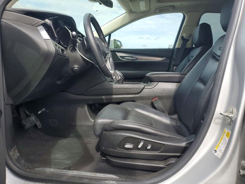 62164896 :رقم المزاد ، 1GYKNBRS1HZ270561 vin ، 2017 Cadillac Xt5 مزاد بيع
