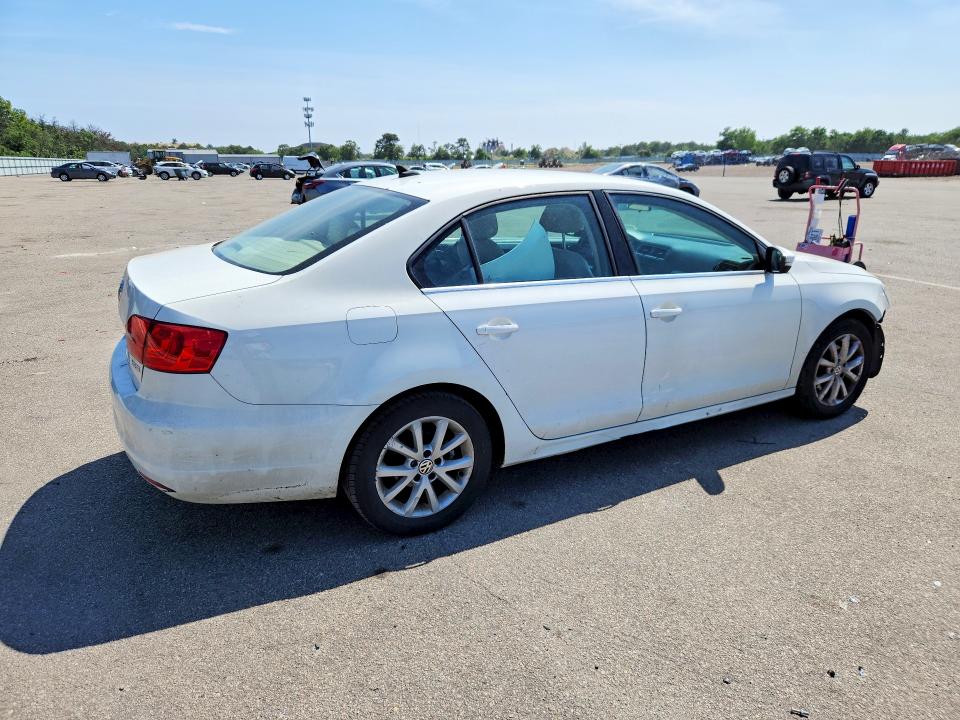 61682646 :رقم المزاد ، 3VWDP7AJ5DM210302 vin ، 2013 Volkswagen Jetta مزاد بيع
