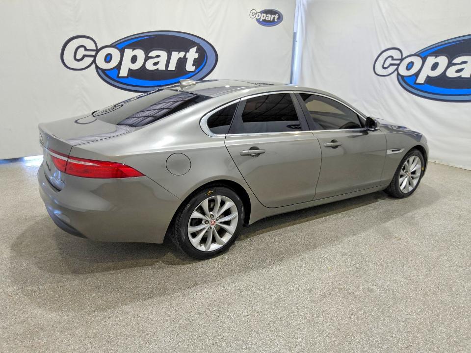 Продажа на аукционе авто 2017 Jaguar Xf, vin: SAJBD4BNXHCY36116, номер лота: 60705006