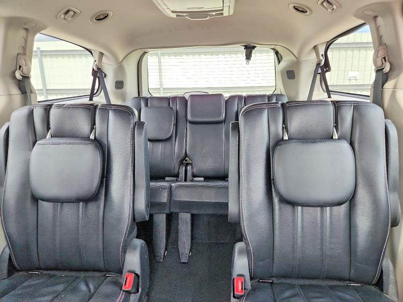 2014 Chrysler Town & Country მანქანა იყიდება აუქციონზე, vin: 2C4RC1BG1ER348062, აუქციონის ნომერი: 63125076