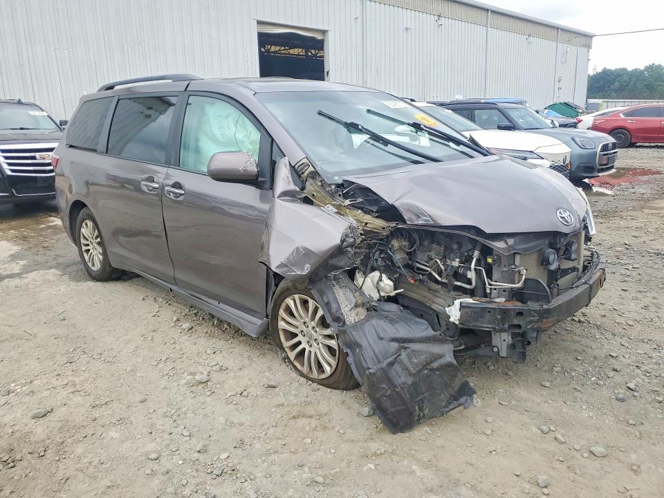 2015 Toyota Sienna მანქანა იყიდება აუქციონზე, vin: 5TDYK3DC8FS629420, აუქციონის ნომერი: 60436716