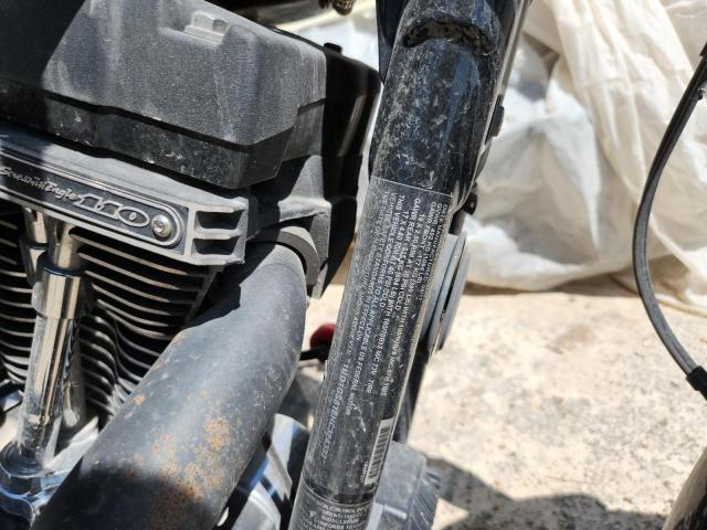 53975606 :رقم المزاد ، 1HD1GS818HC324332 vin ، 2017 Harley-davidson Fxdls مزاد بيع