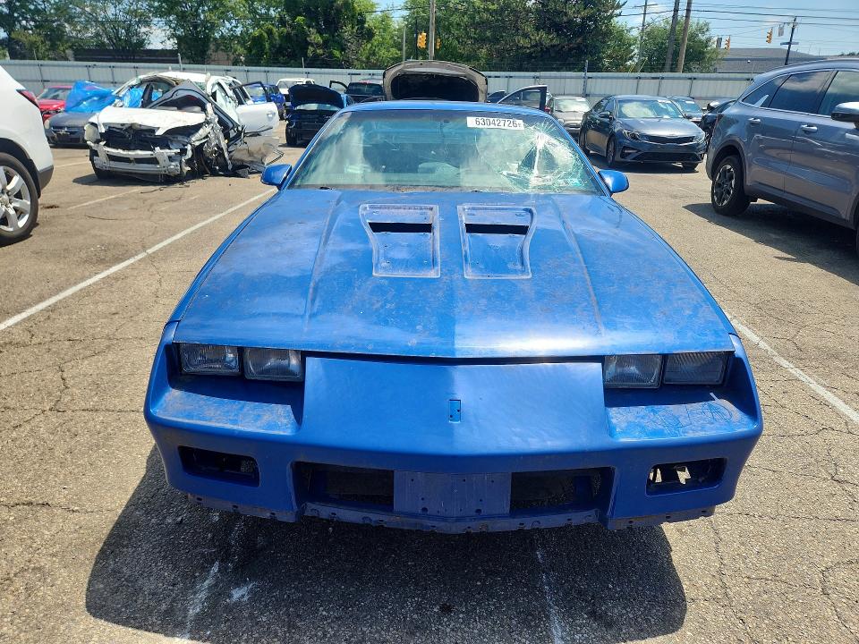 1991 Chevrolet Camaro მანქანა იყიდება აუქციონზე, vin: 1G1FP2387ML180674, აუქციონის ნომერი: 63042726