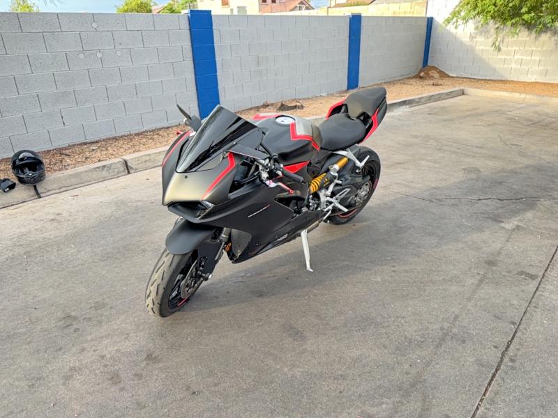 Продажа на аукционе авто 2024 Ducati Panigale, vin: ZDMHAATW4RB015404, номер лота: 61250406