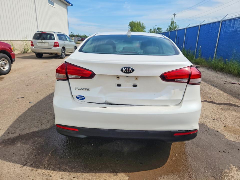 2018 Kia Forte მანქანა იყიდება აუქციონზე, vin: 3KPFL4A74JE255439, აუქციონის ნომერი: 60922506