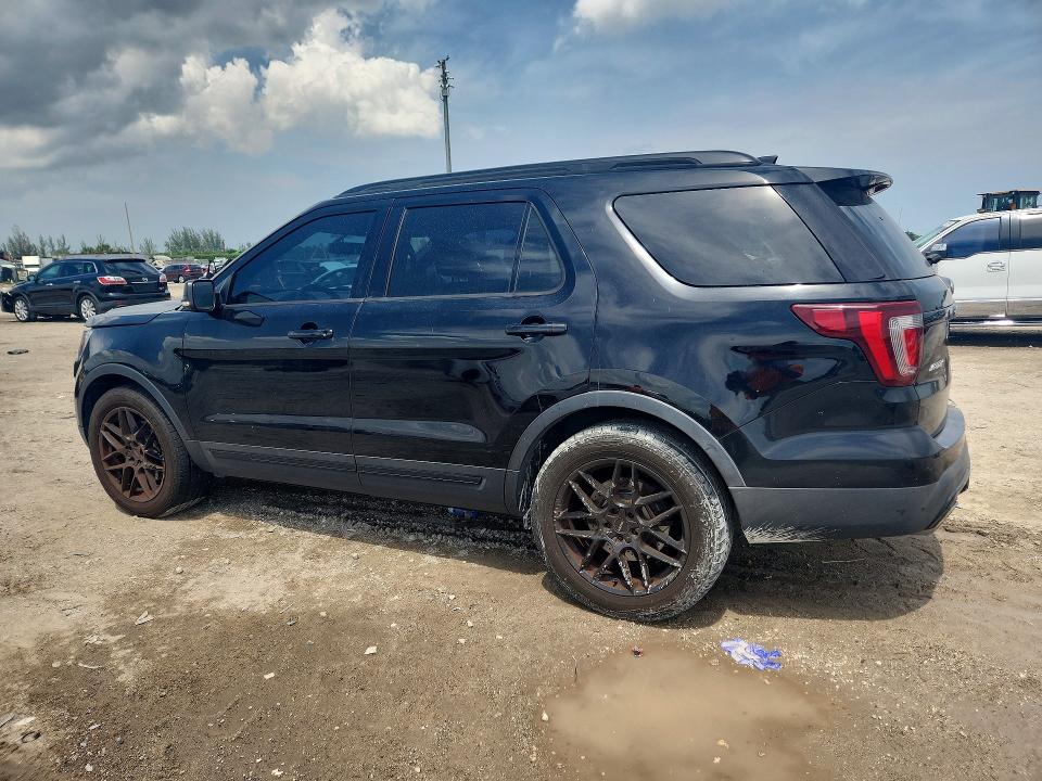61397856 :رقم المزاد ، 1FM5K8GT4HGC45087 vin ، 2017 Ford Explorer مزاد بيع