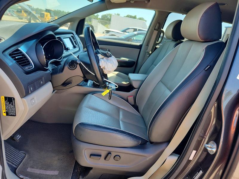 61176206 :رقم المزاد ، KNDMB5C15H6314894 vin ، 2017 Kia Sedona مزاد بيع