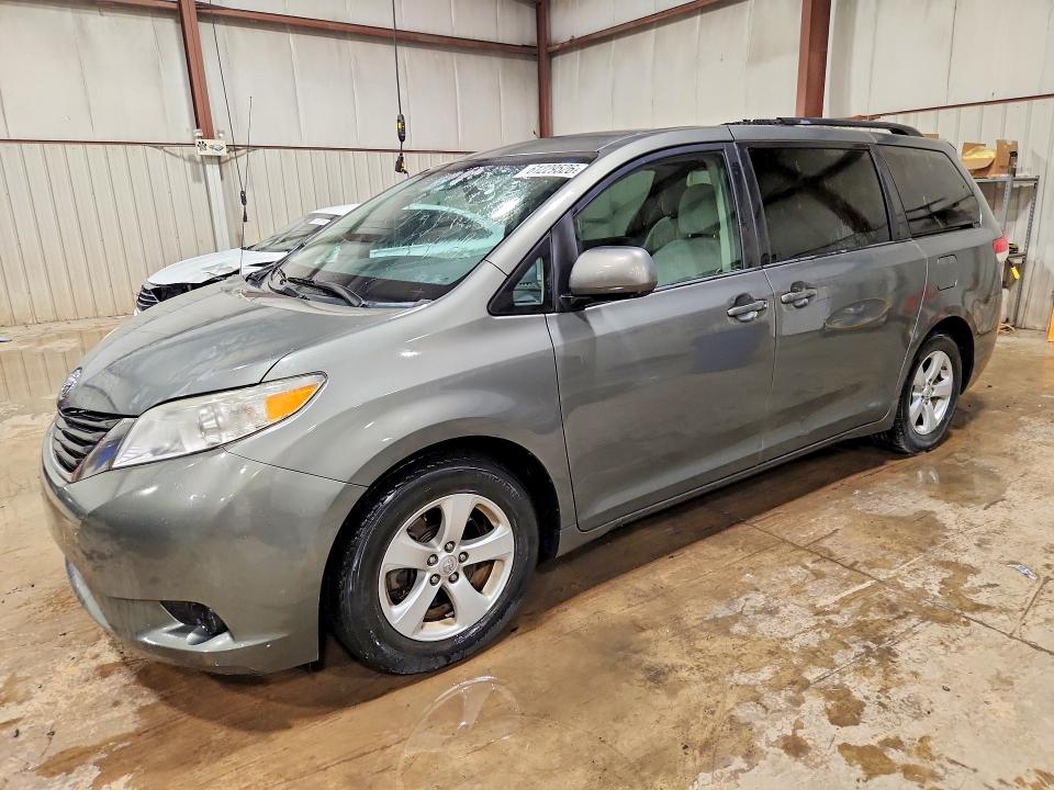 Aukcja sprzedaży 2011 Toyota Sienna, vin: 5TDKK3DCXBS148133, numer aukcji: 61229526