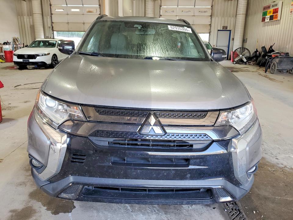 2020 Mitsubishi Outlander მანქანა იყიდება აუქციონზე, vin: JA4AZ3A32LZ015078, აუქციონის ნომერი: 62935306