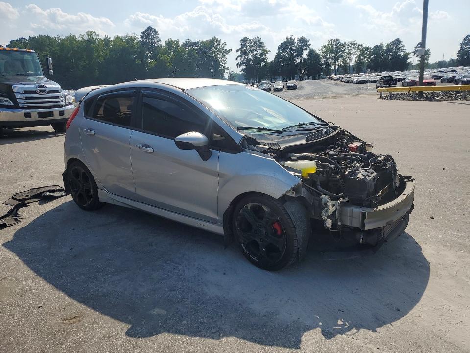 59346826 :رقم المزاد ، 3FADP4GX1FM202929 vin ، 2015 Ford Fiesta مزاد بيع