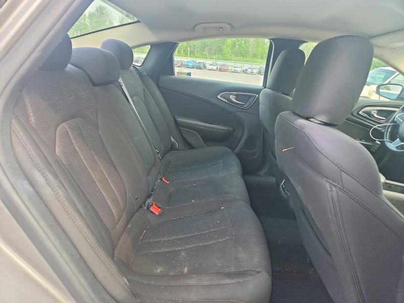 62387426 :رقم المزاد ، 1C3CCCAB7FN562080 vin ، 2015 Chrysler 200 مزاد بيع