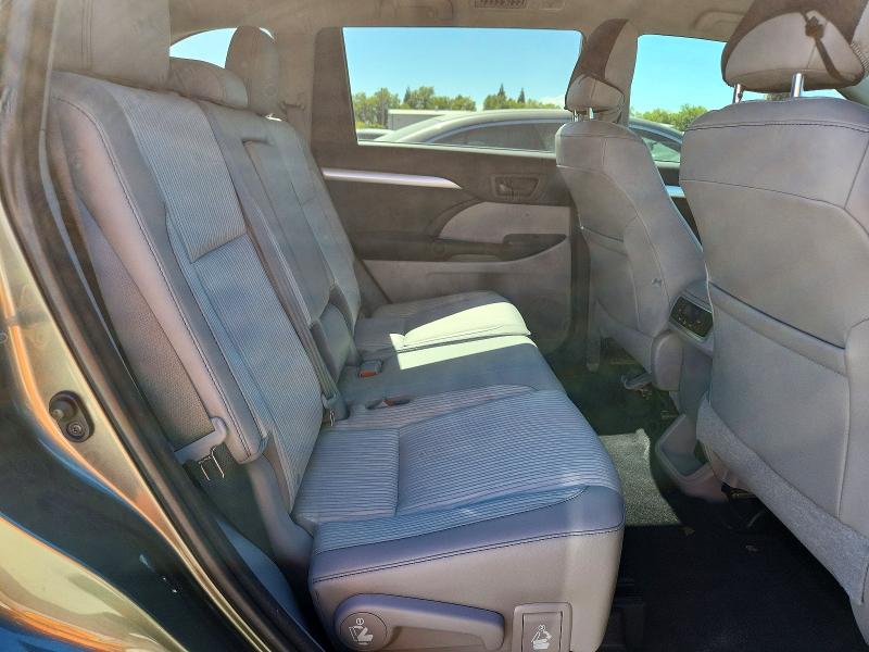 61033986 :رقم المزاد ، 5TDZKRFH1GS171236 vin ، 2016 Toyota Highlander مزاد بيع