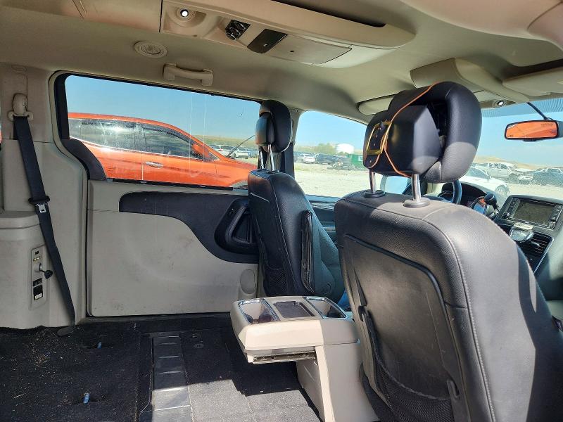 60754156 :رقم المزاد ، 2C4RC1BG6FR677437 vin ، 2015 Chrysler Town & Country مزاد بيع