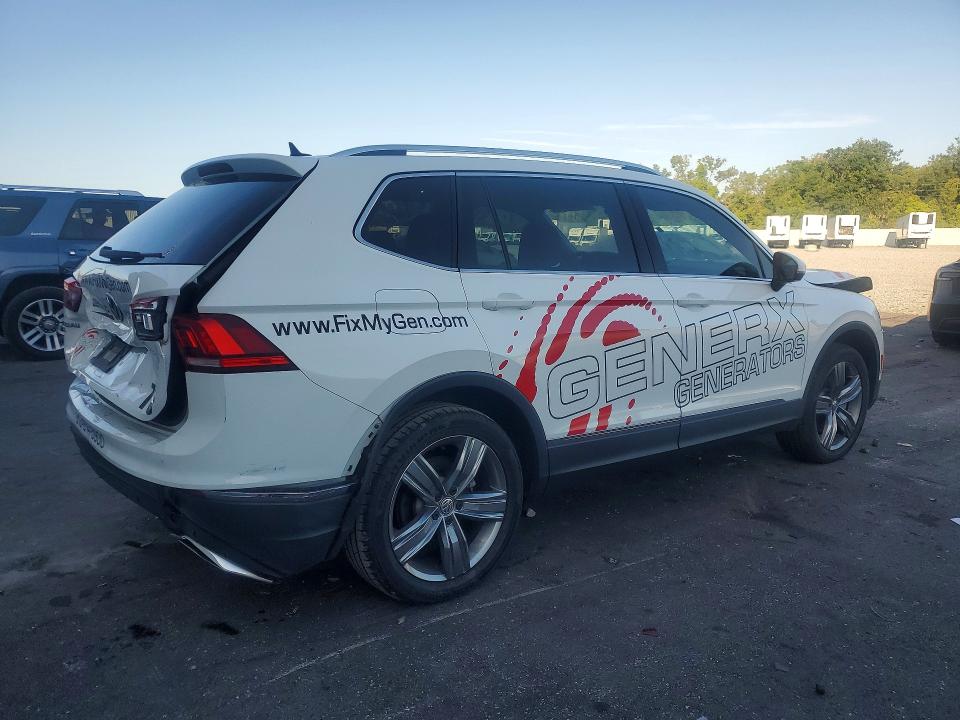 Продажа на аукционе авто 2021 Volkswagen Tiguan, vin: 3VV3B7AX9MM124493, номер лота: 59616676